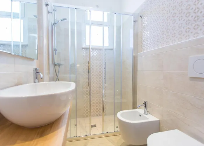 Ξενοδοχείο De La 3*