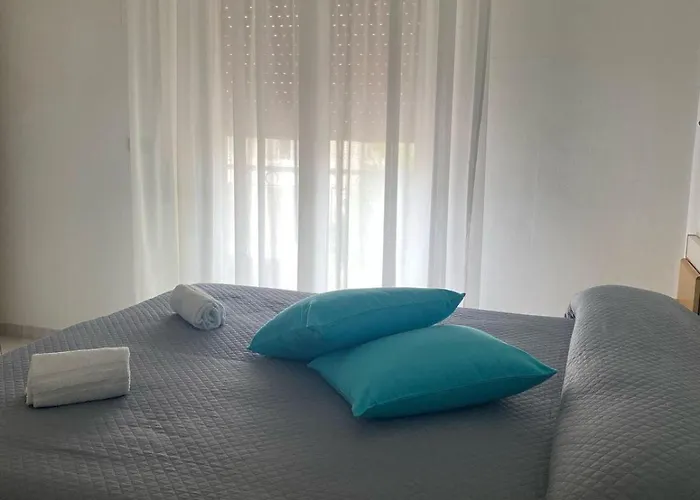 Ξενοδοχείο De La 3*